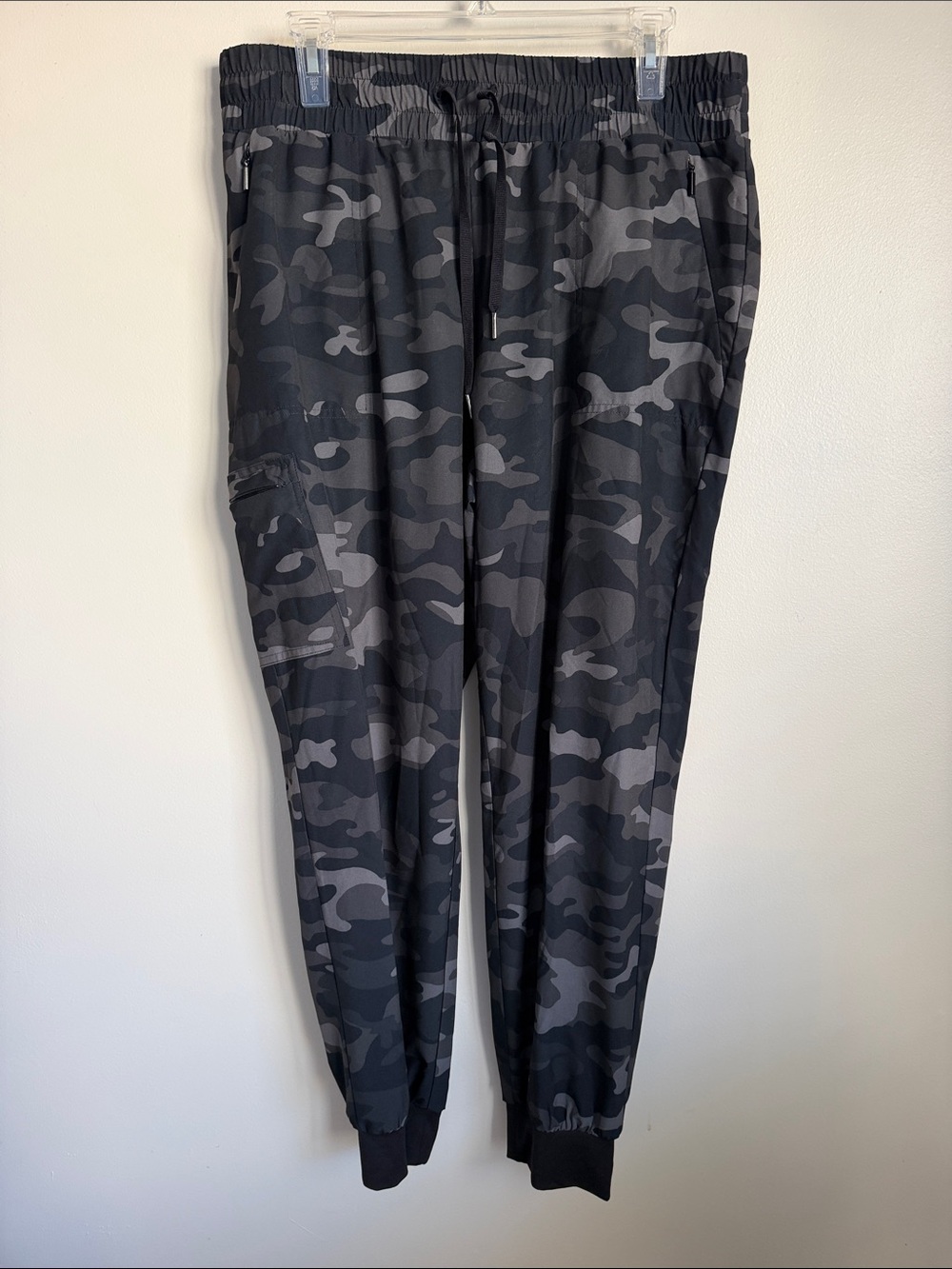 Chico's Black & Gray Camo Jogger Pants